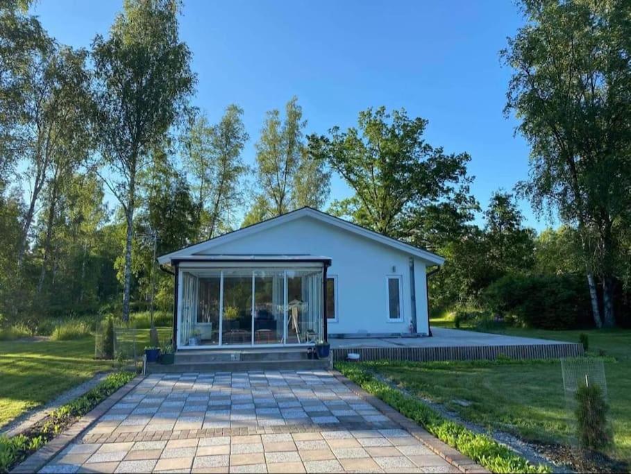 Trevlig Stuga Med Uteplats Rimbo Exterior photo