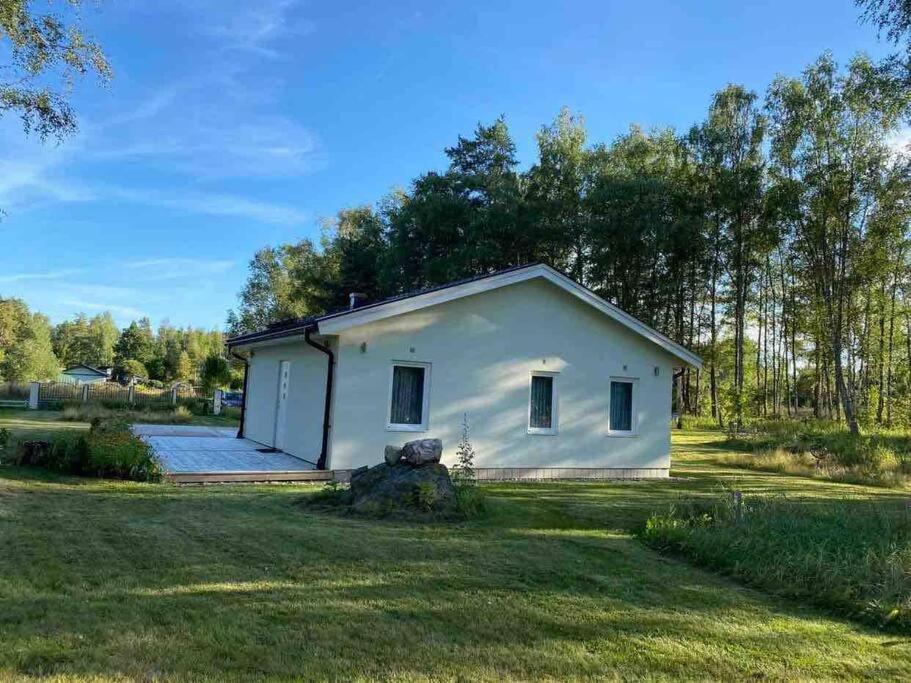 Trevlig Stuga Med Uteplats Rimbo Exterior photo